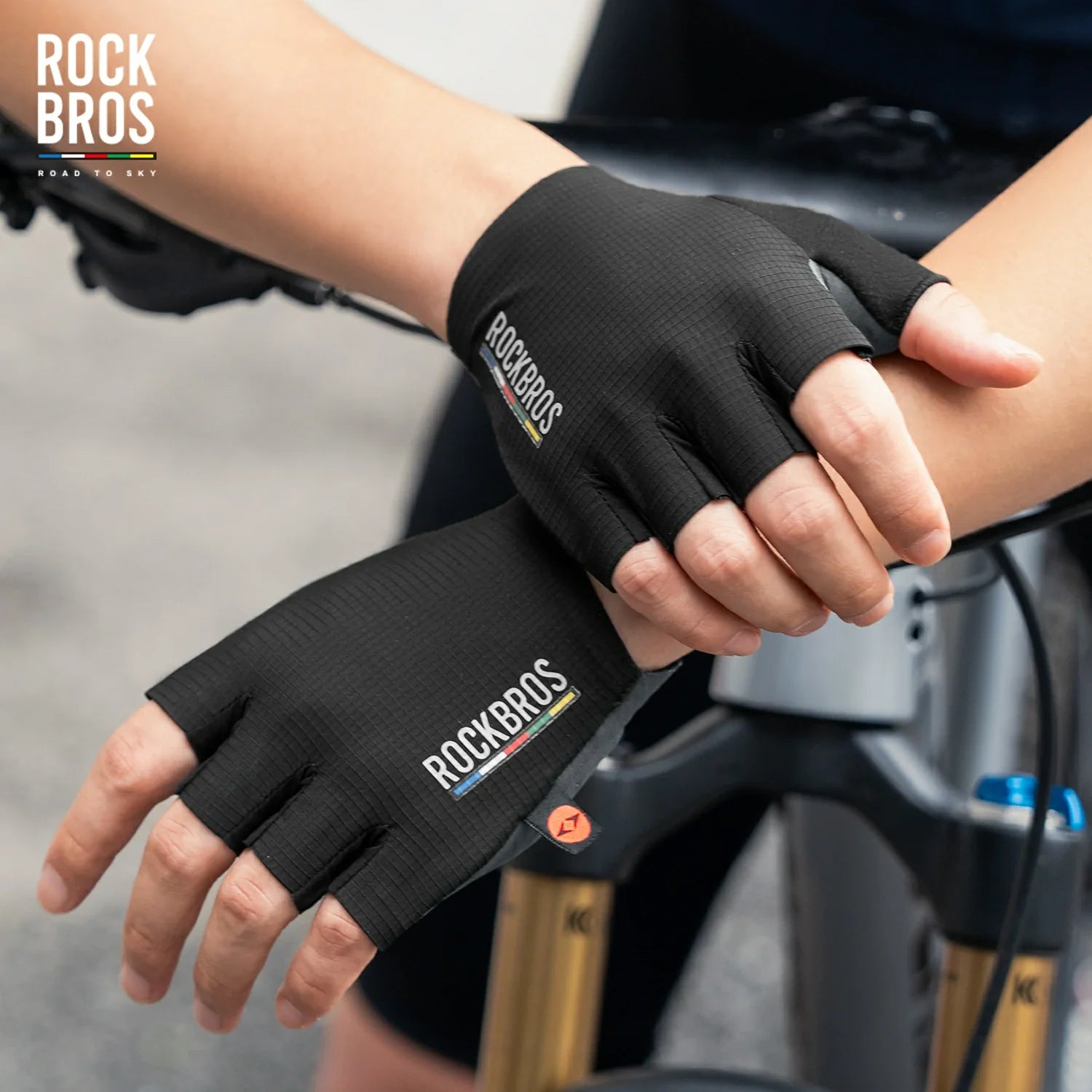 ROAD TO SKY Elastic Interface? Cycling Short Finger Gel Padded Gloves
